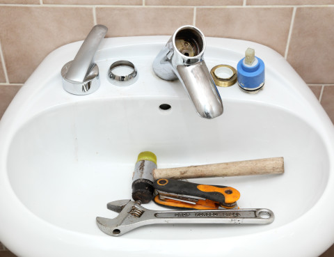 How to Stop a Leaky Faucet in your Kitchen or Bathroom